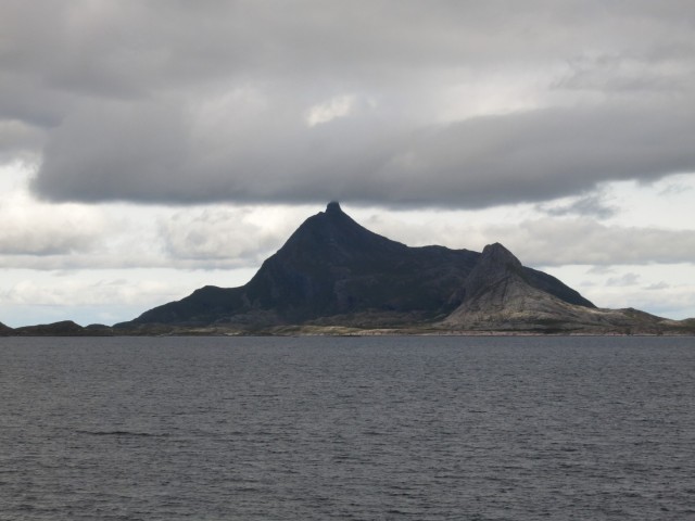 Hurtigruten_2015-06-20_07-17-1